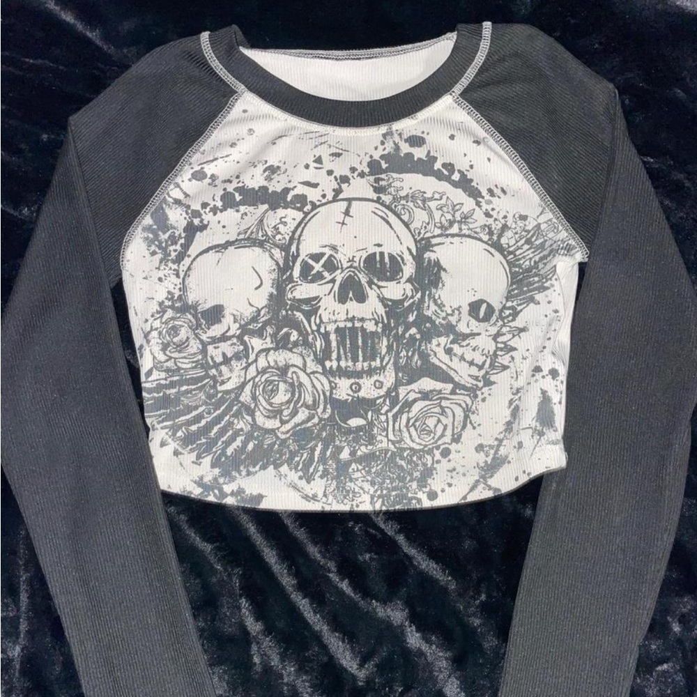 Skull Graphic Long Sleeve Shirt